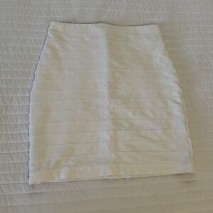 Express Bandage Pencil mini Skirt White Solid Zip Closure Size 2